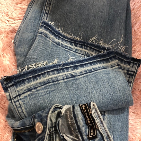 NWT Abercrombie & Fitch brand  women’s Denim Jeans - Picture 8 of 8